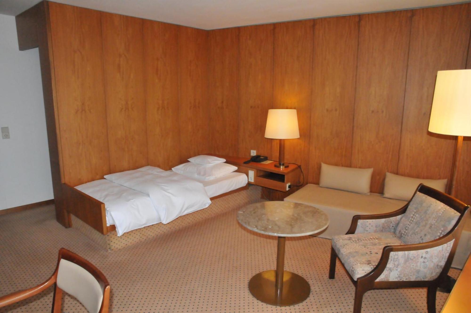 Gaestehaus Sophienstrasse Щутгарт Екстериор снимка