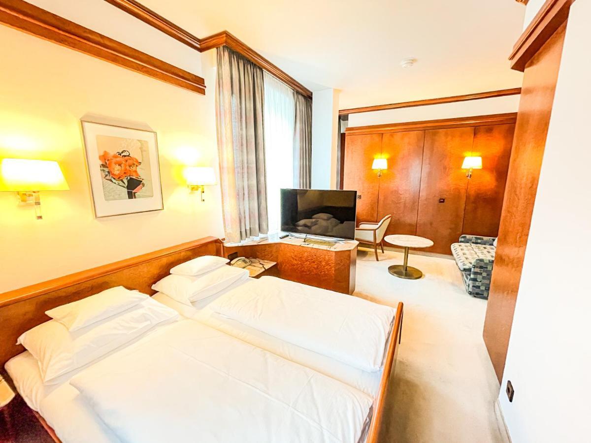 Gaestehaus Sophienstrasse Щутгарт Екстериор снимка
