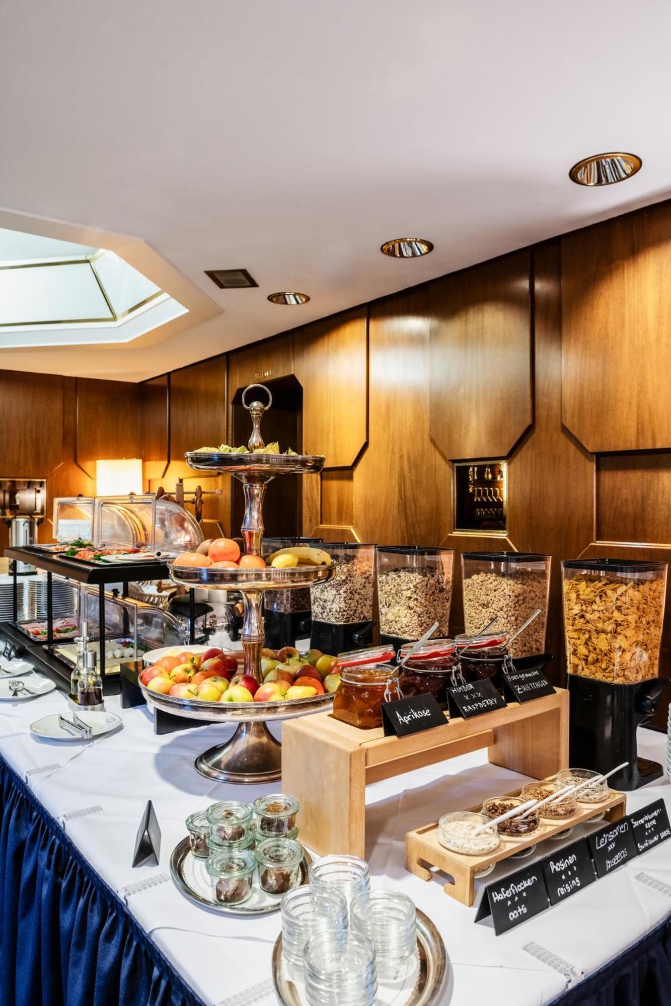 Gaestehaus Sophienstrasse Щутгарт Екстериор снимка